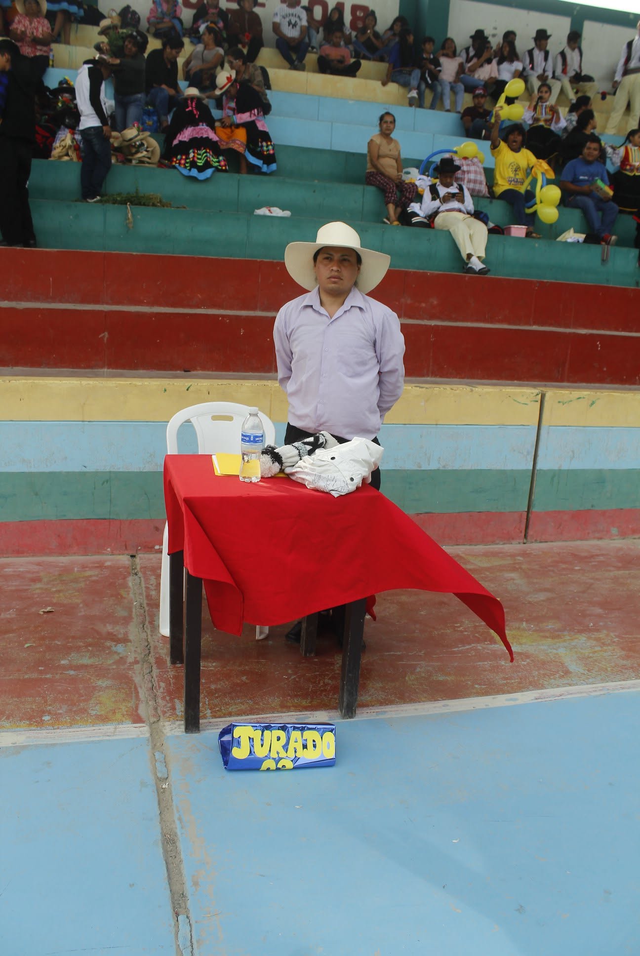 Nombre del jurado